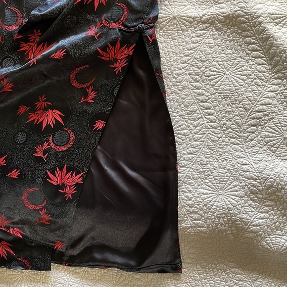 Beautiful black and red Jade East West kimono, size L. - Picture 4 of 8